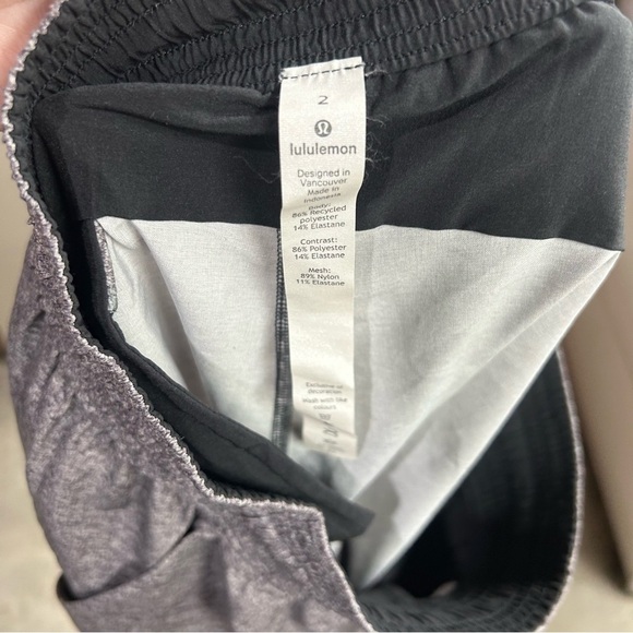 Lululemon Spring Break Away Short 4-way Stretch 3"
Heather Lux Multi Black Sz 2 - Picture 5 of 6
